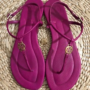 Tory Burch Emmy Flat Sandal In Magenta - Size 8